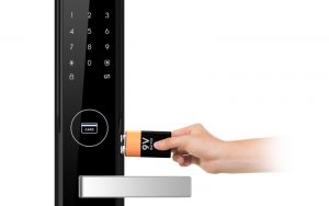 mở khóa bằng pin dự phòng