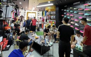 hỗ trợ khách hàng một cách tận tình và chu đáo