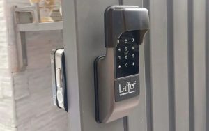 Khóa vân tay ngoài trời Laffer 