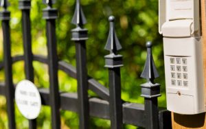 kiểm soát cổng ra vào