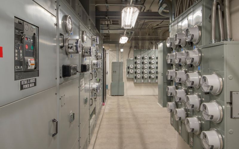 Khu vực tủ điện và nguồn điện tổng