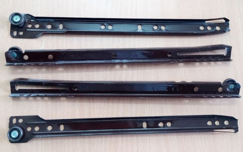 Ray trượt và bánh xe 